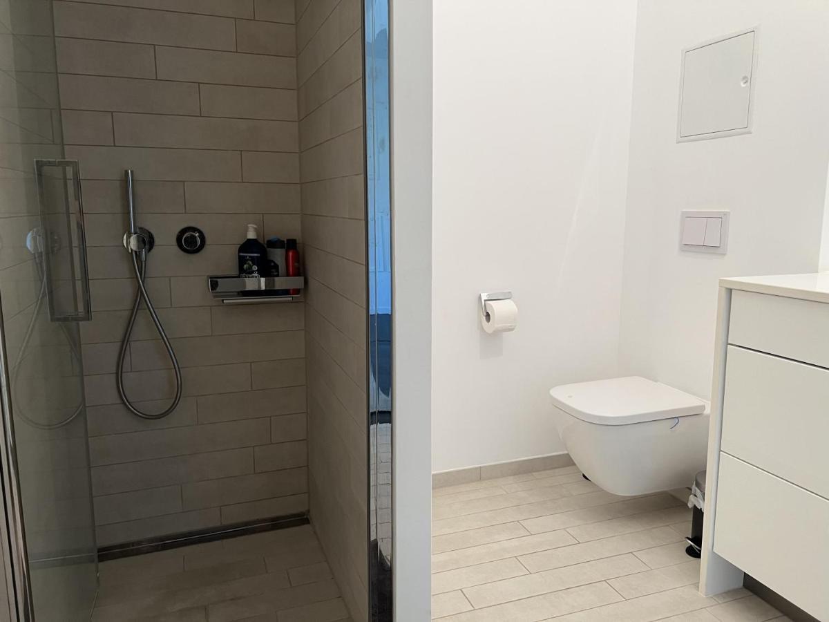 ברלין Luxury Waterfront Apartment מראה חיצוני תמונה