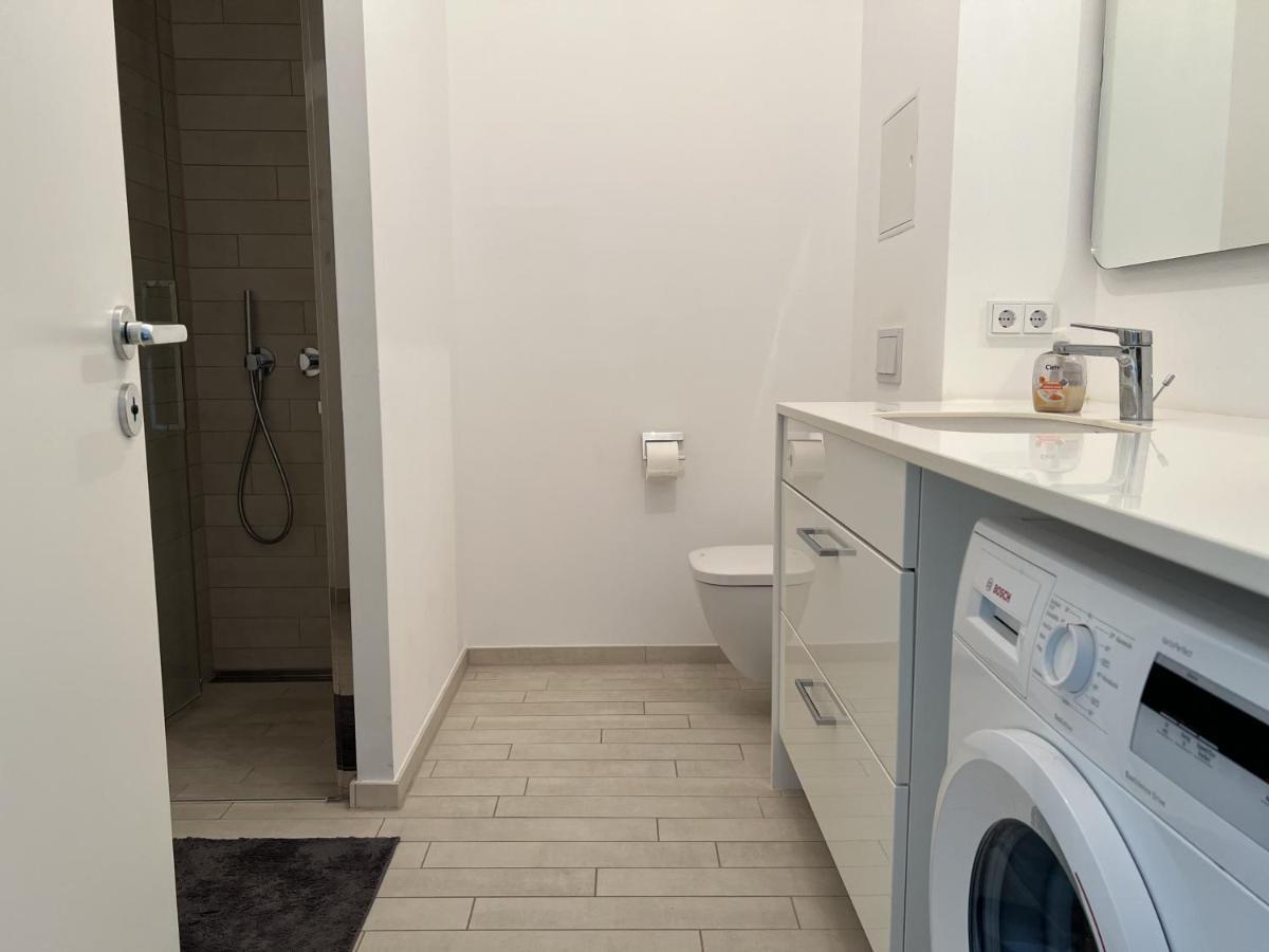 ברלין Luxury Waterfront Apartment מראה חיצוני תמונה