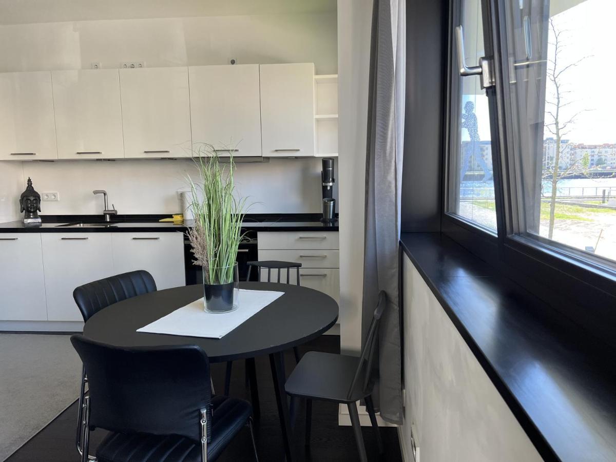ברלין Luxury Waterfront Apartment מראה חיצוני תמונה